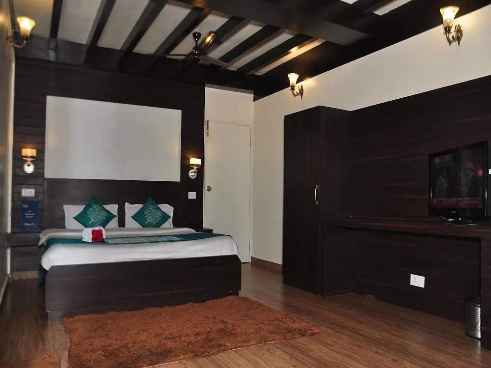 Oyo Rooms Mall Road 西姆拉 3*,